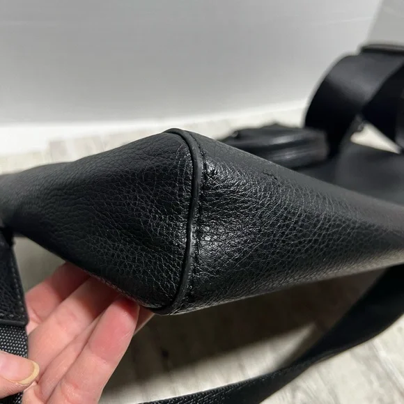 Calvin Klein tote crossbody bag iPad bag EUC Black - Picture 12 of 12